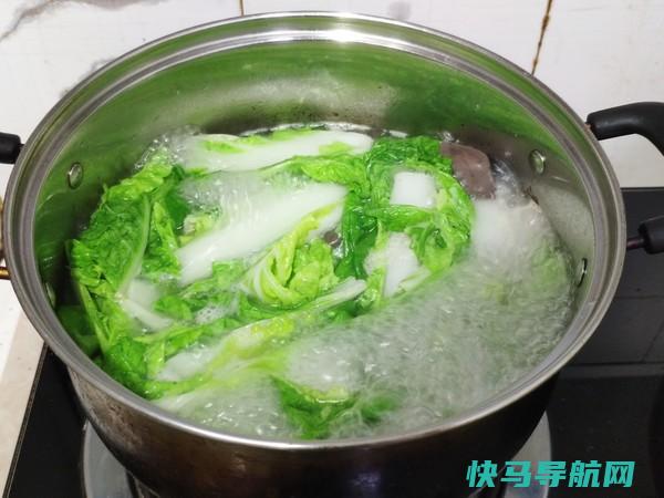 青菜和它是绝配，做成汤又清肠，喝