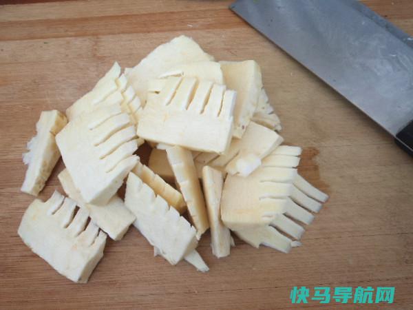 润燥补水很关键，我隔三岔五煲这汤，好喝不贵皮