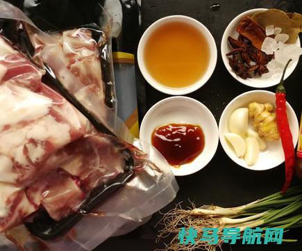儿子天天就馋这道菜，炖一锅都不够吃，比还香，啃
