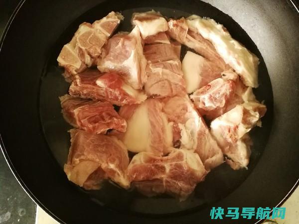 儿子天天就馋这道菜，炖一锅都不够吃，比还香，啃