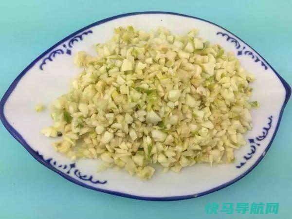 天一冷，我家一买几十斤，简单腌一腌，香辣爽口，每次都