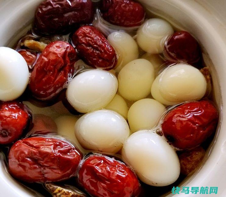 红枣加一宝煮，称为天然剂，淡化雀斑，美白肌肤，体