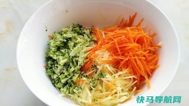 用鸡蛋做早餐饼，加点它格外，营养丰富又美味，做