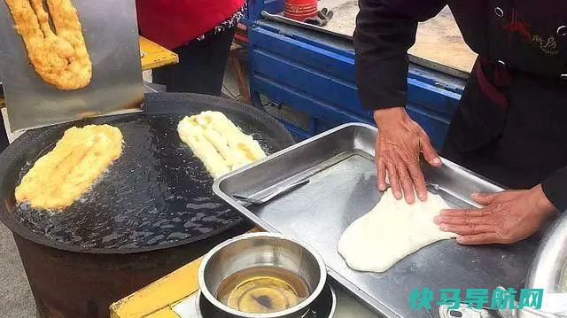 过年炸油饼注意了，秘制配方比例教给你，柔软不吸油