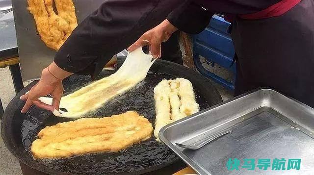 过年炸油饼注意了，秘制配方比例教给你，柔软不吸油