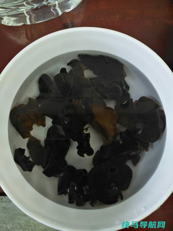吃一碗它，等于吃6个鸡蛋，16杯果汁，当作，儿子连