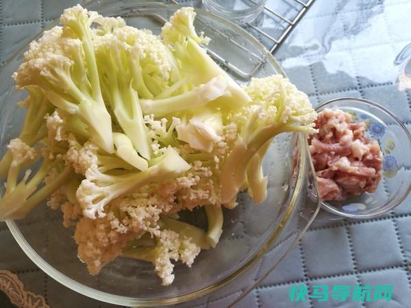 炒菜花前，到底焯不焯水？经常有人做错，难怪不