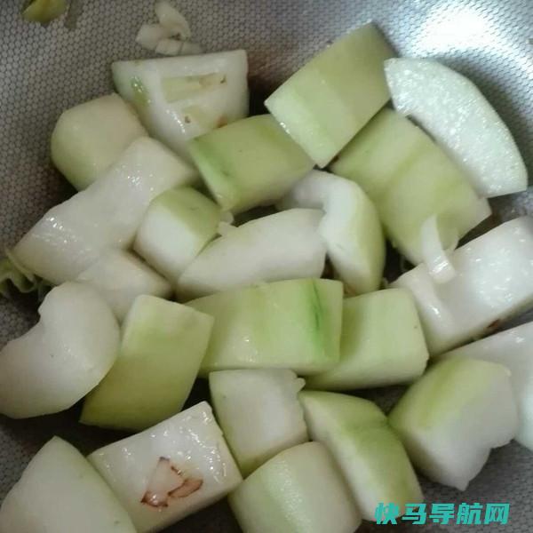 冬季易干燥上火，经常吃它，清热去火，滋阴润肺，老少皆