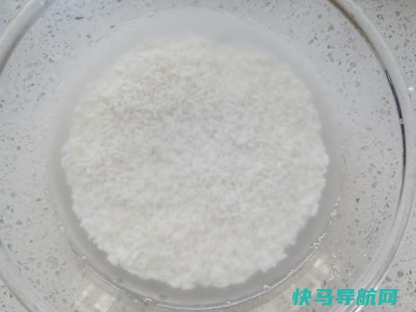 天太冷，这煲饭超适合做给孩子吃，，营养解馋，孩