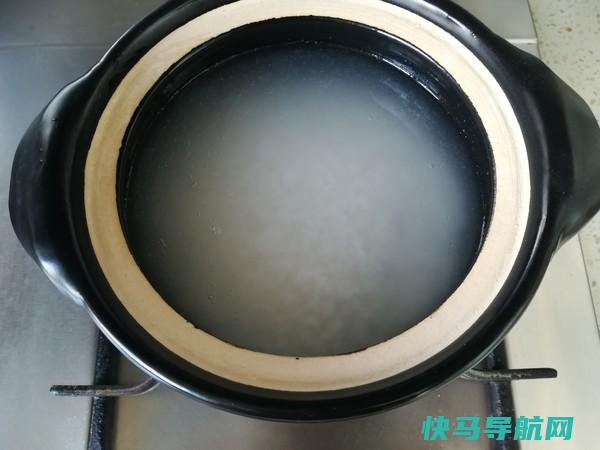 天太冷，这煲饭超适合做给孩子吃，，营养解馋，孩