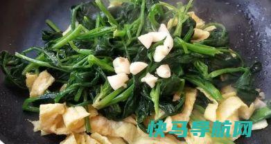 冬至过后，遇到此菜别放过，叶酸含量高，比吃肉养人，1