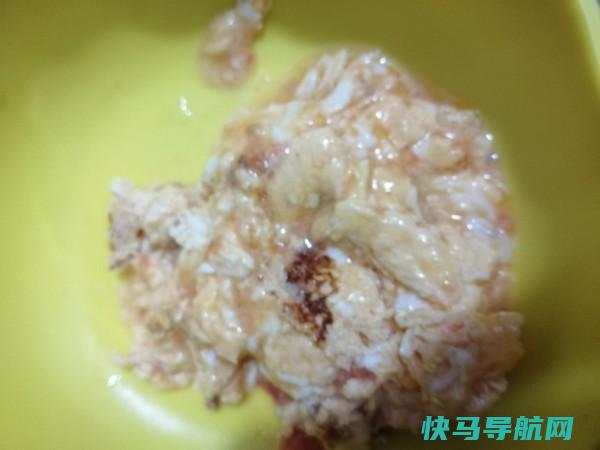 它是天然胶原蛋白，女人要多吃抗衰老，皮肤