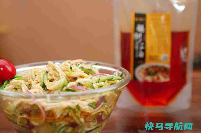 红油鸡丝怎么做鲜嫩入味，大厨教你秘制做法，到